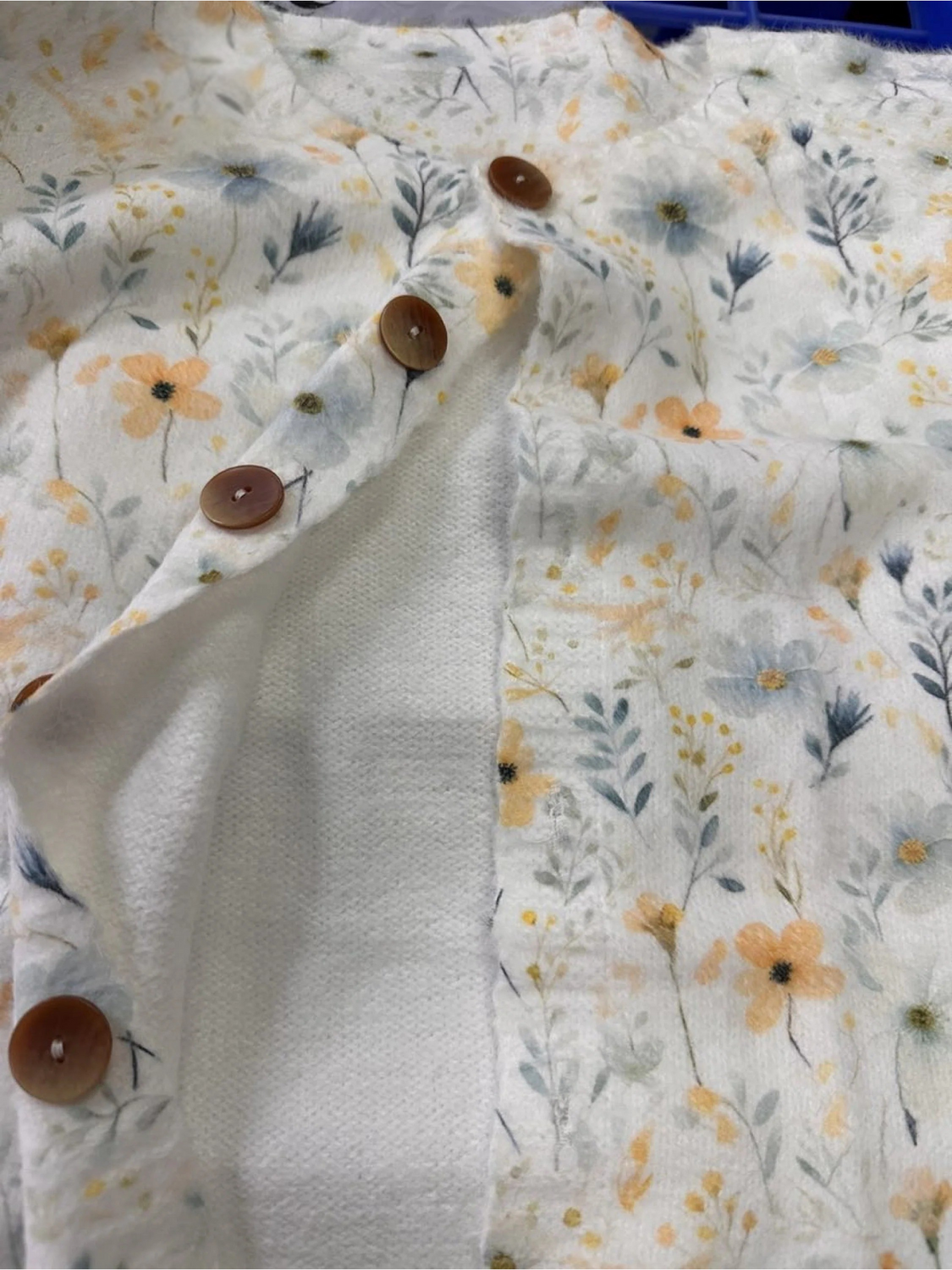 Lora | Lovely Meadows Floral Pattern Printed Buttoned Cardigan Sweater