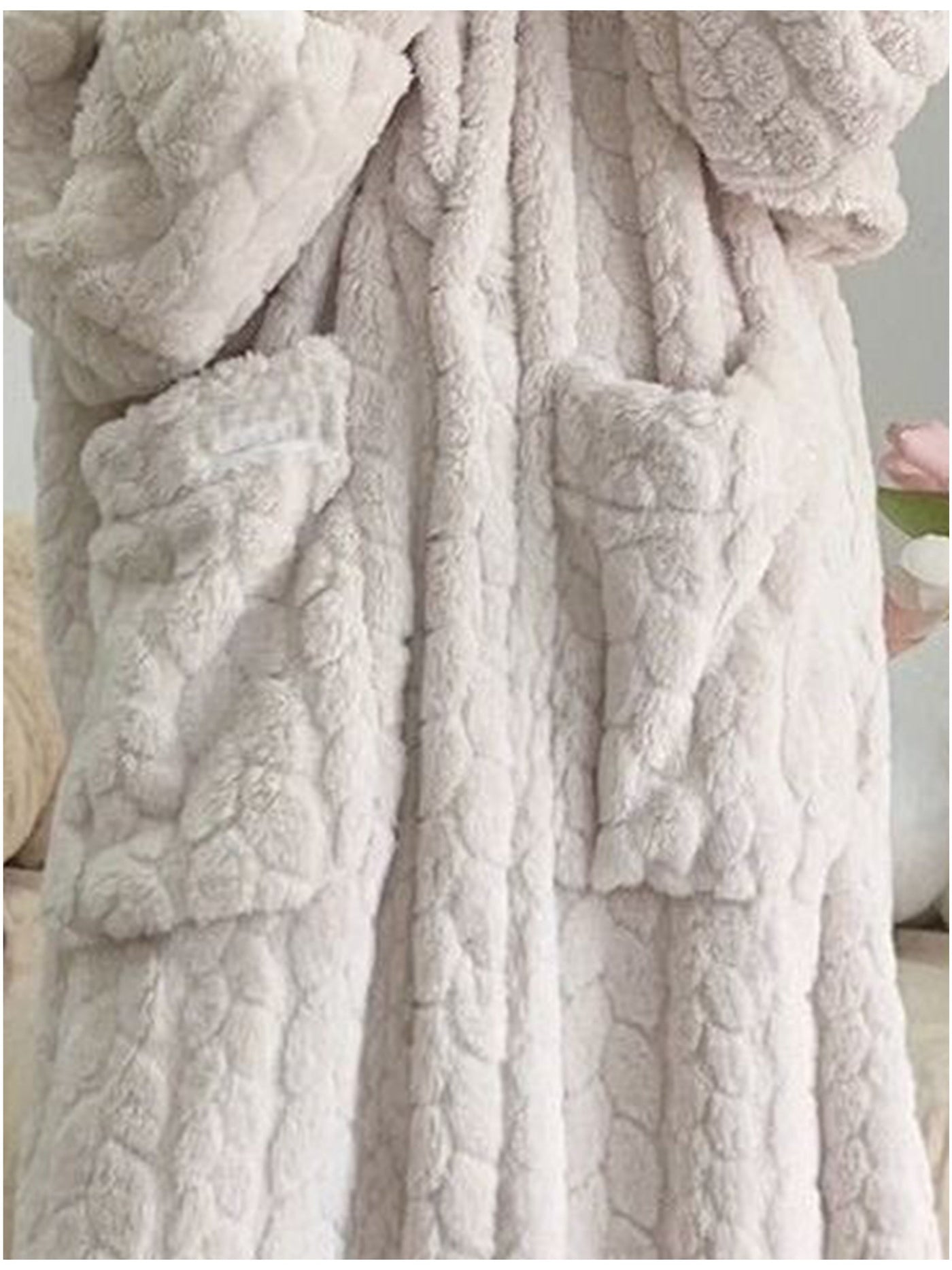 Lucy - Cozy Coral Fleece Hooded Robe