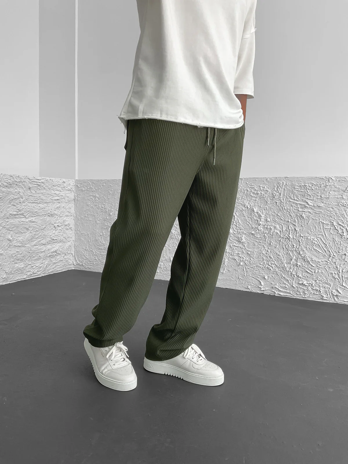 Gary | Ribbed Relaxed Fit Trousers