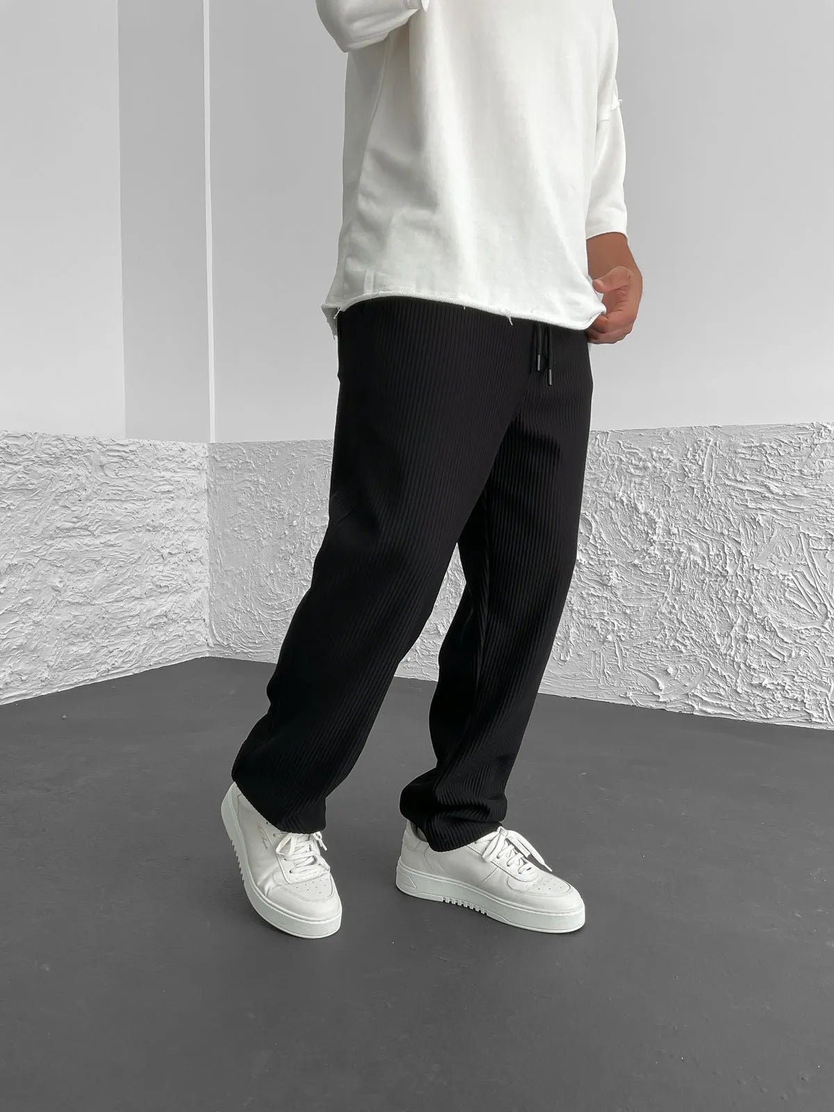 Gary | Ribbed Relaxed Fit Trousers